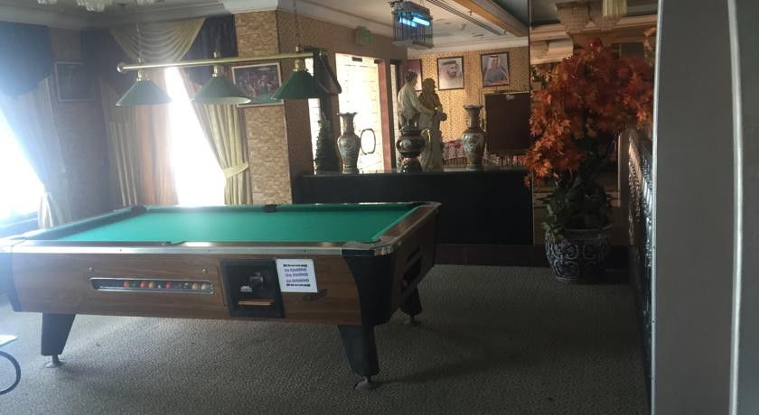 Royal Garden Hotel Дубай Екстериор снимка
