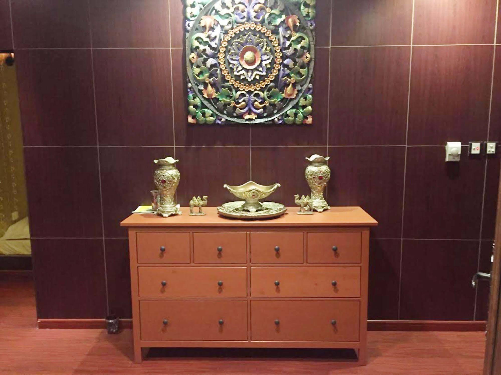 Royal Garden Hotel Дубай Екстериор снимка